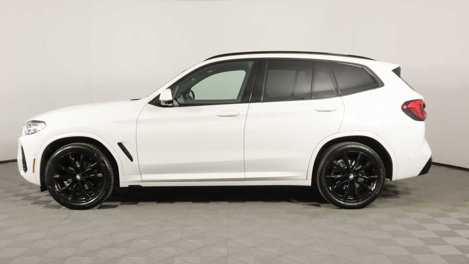 used 2023 BMW X3 car, priced at $38,852