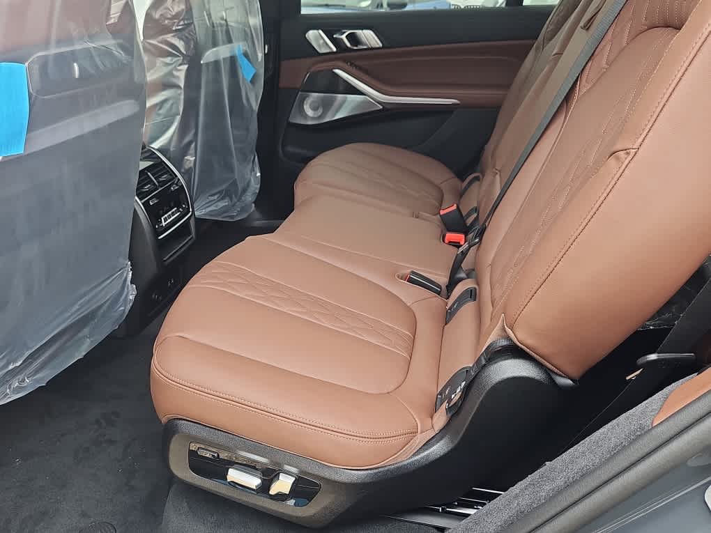 new 2026 BMW X7 car, priced at $125,745
