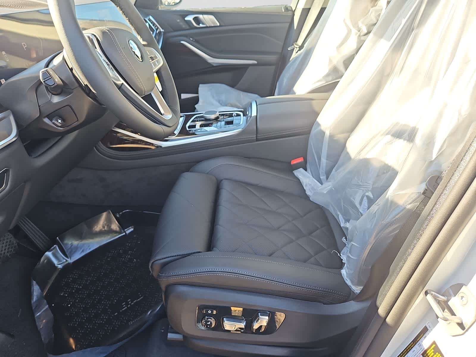 new 2026 BMW X7 car, priced at $89,815