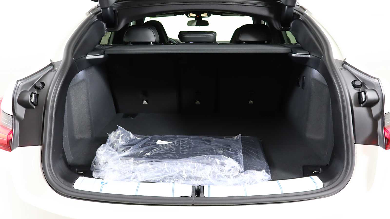 new 2025 BMW X4 M car, priced at $93,765