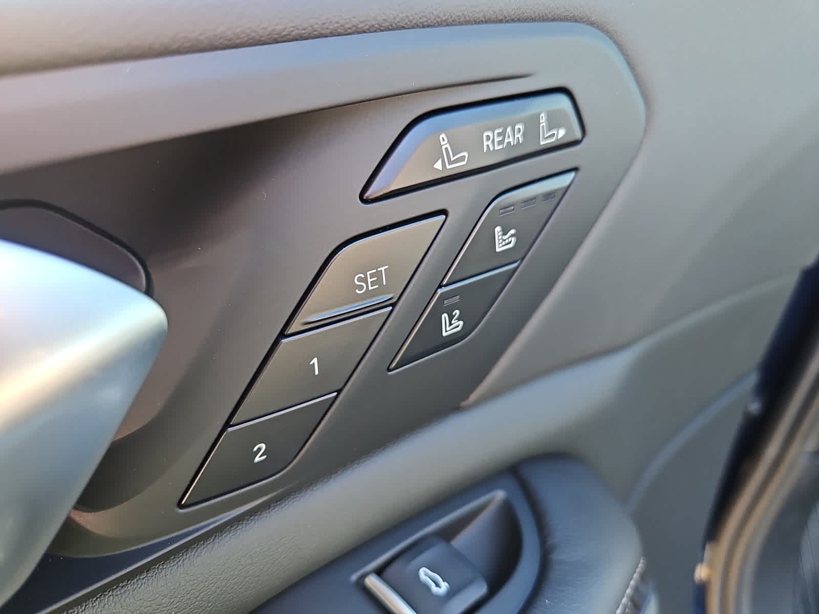 new 2026 BMW X7 car, priced at $105,700