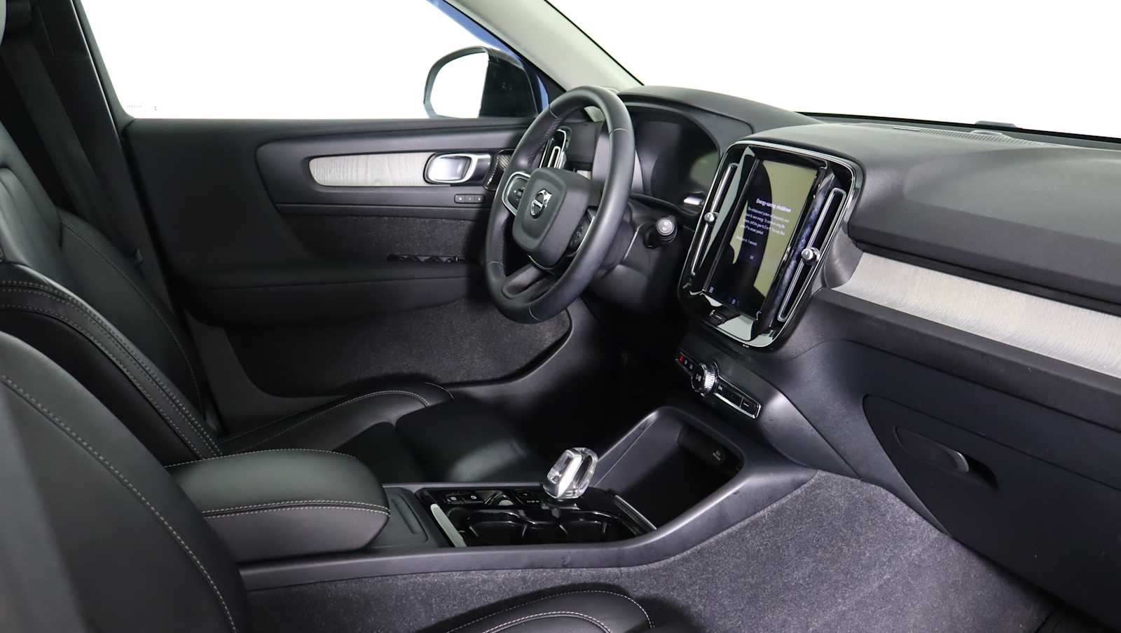 used 2024 Volvo XC40 car, priced at $29,957