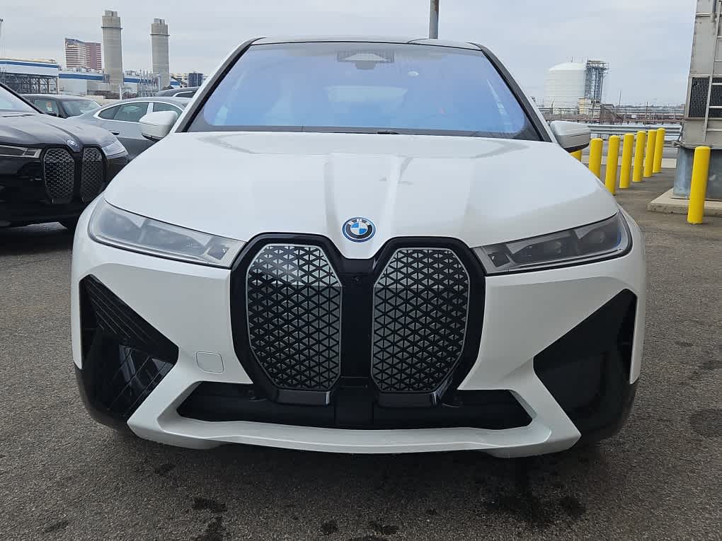 2025 Bmw iX photo 2
