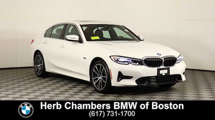 2022 BMW 330e xDrive Sedan