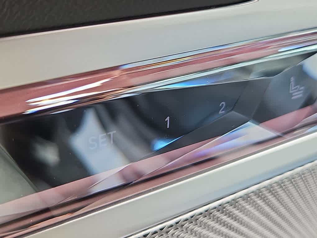 2025 BMW 7 Series 760i - Photo 9