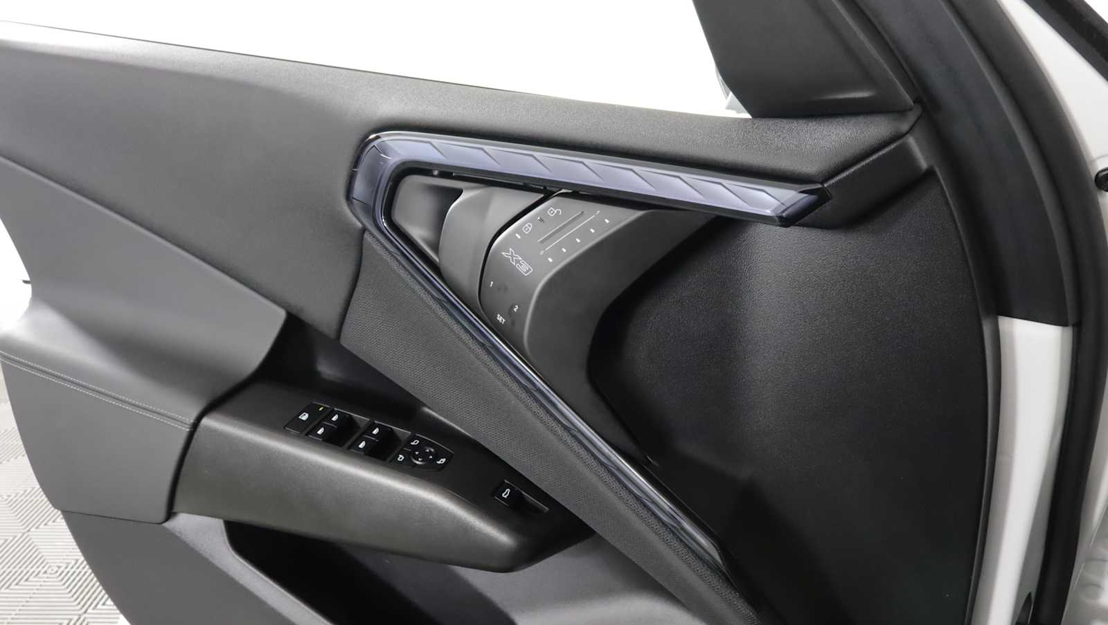 2025 BMW X3 30 - Photo 14