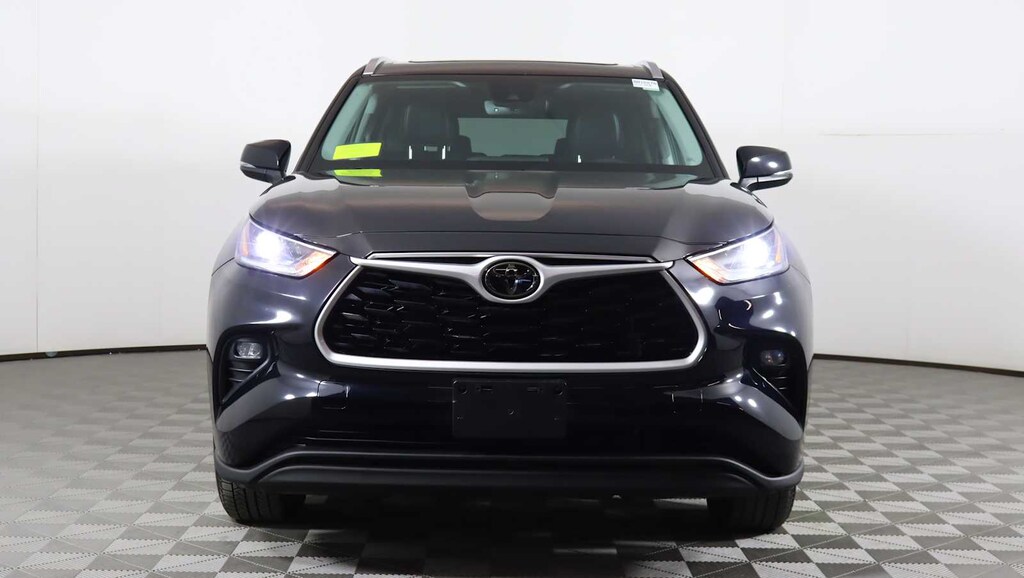 Used 2021 Toyota Highlander XLE SUV