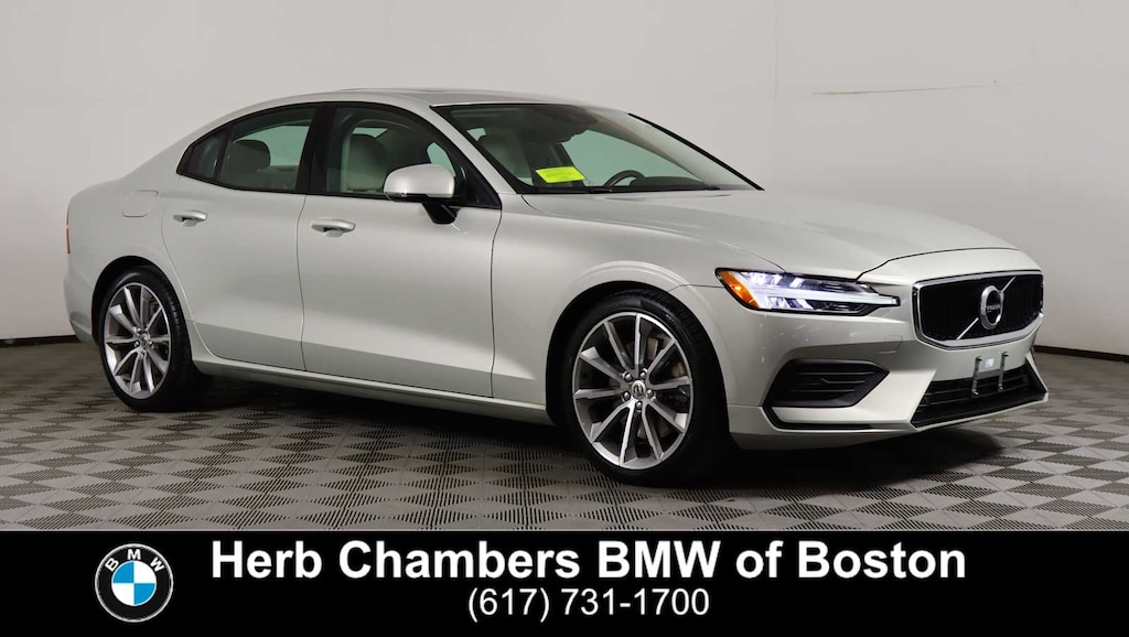 Used 2020 Volvo S60 T6 Momentum Sedan