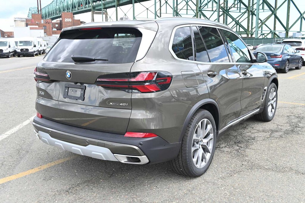 New 2026 BMW X5 xDrive40i SUV