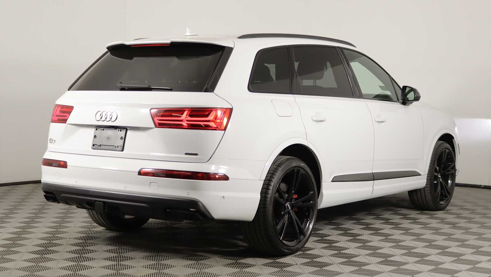 used 2019 Audi Q7 car, priced at $19,828