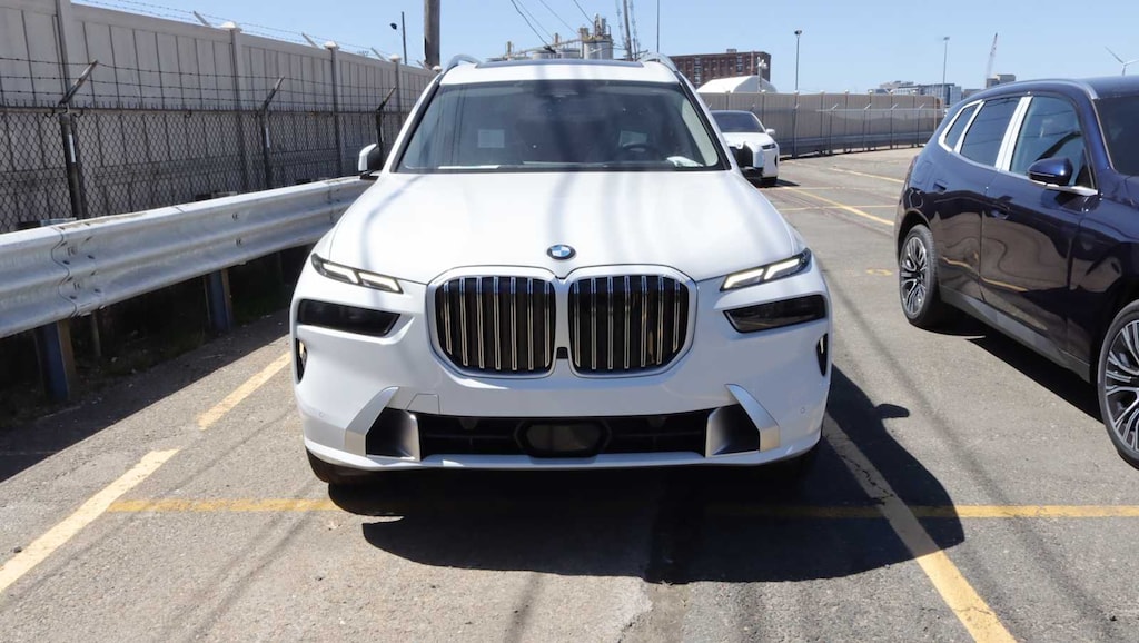 New 2026 BMW X7 xDrive40i SUV