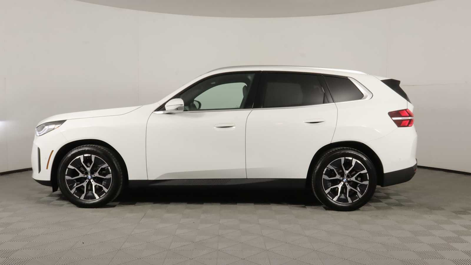 2025 BMW X3 30 - Photo 8