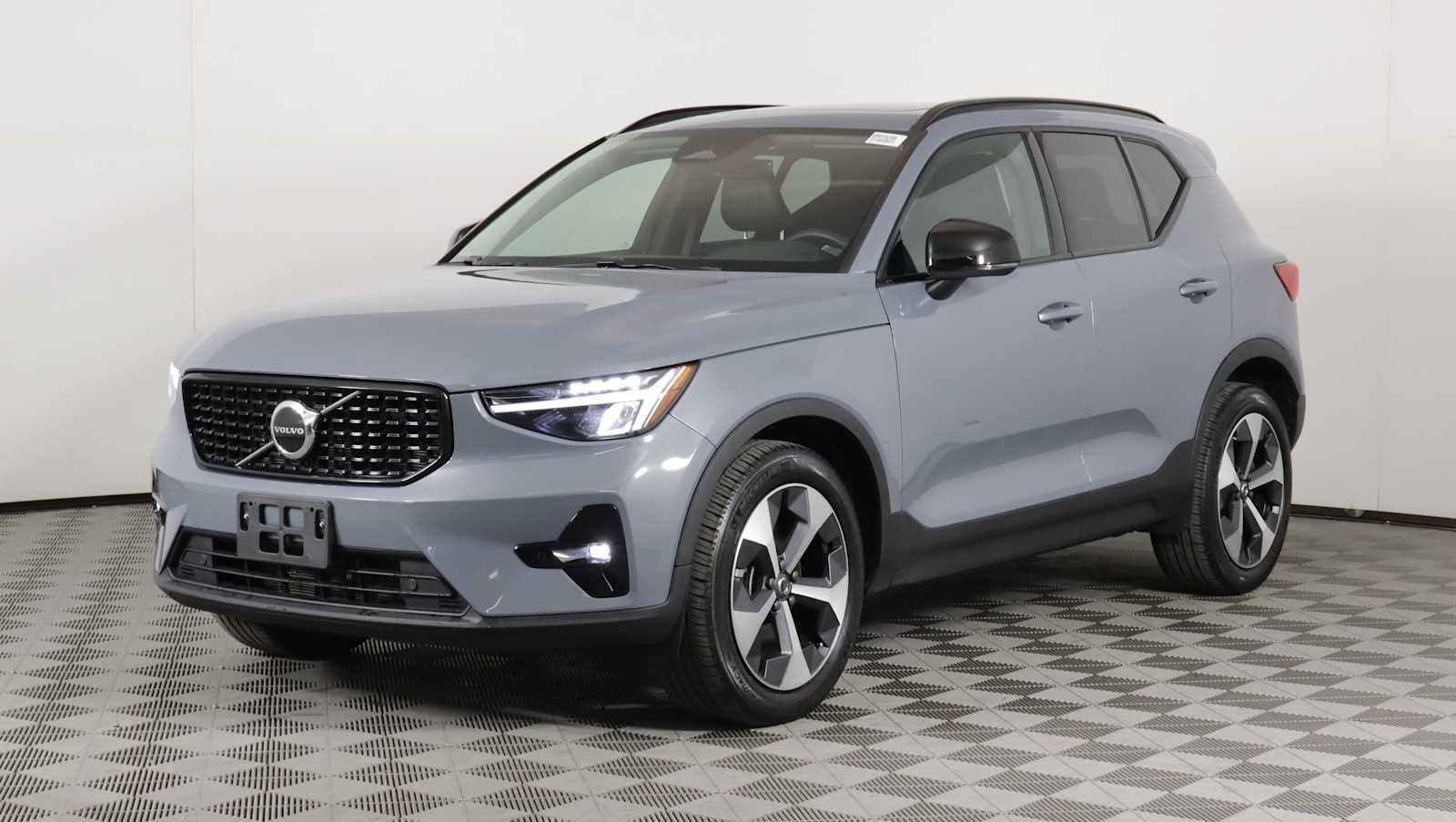 used 2023 Volvo XC40 car, priced at $29,775