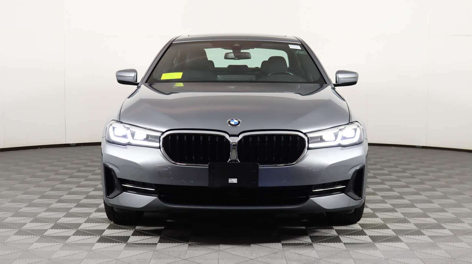 2023 Bmw 530i xDrive photo 2