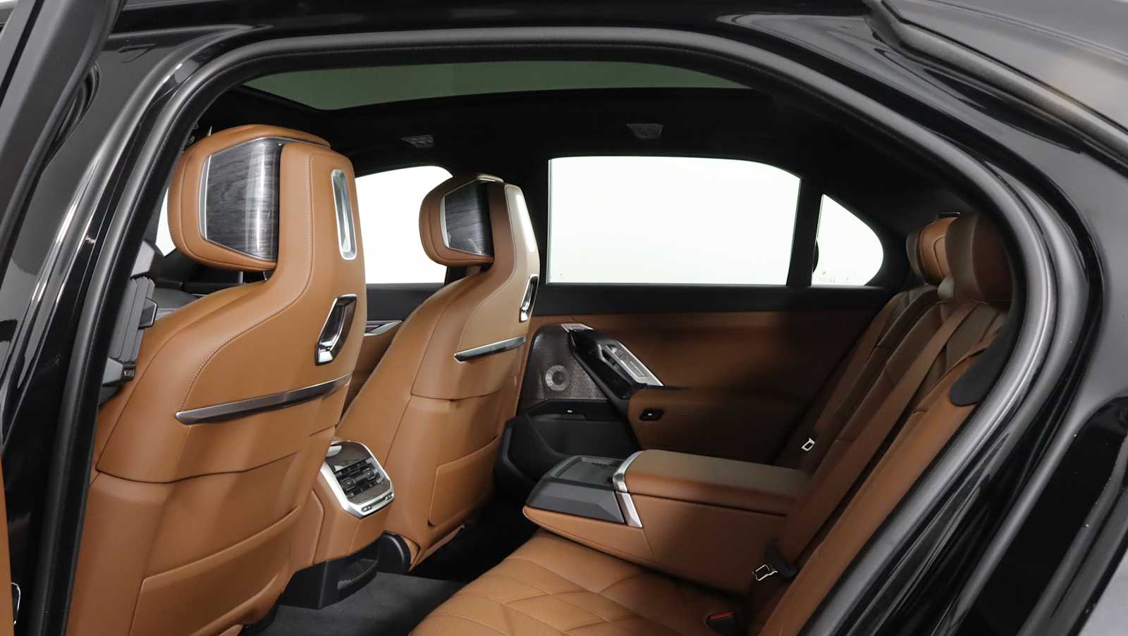 new 2026 BMW 760i car, priced at $136,760