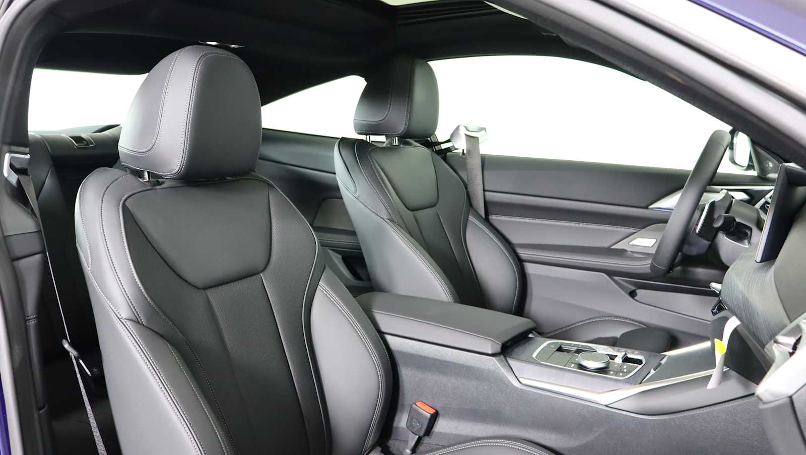 2026 BMW 4 Series 430i - Photo 8