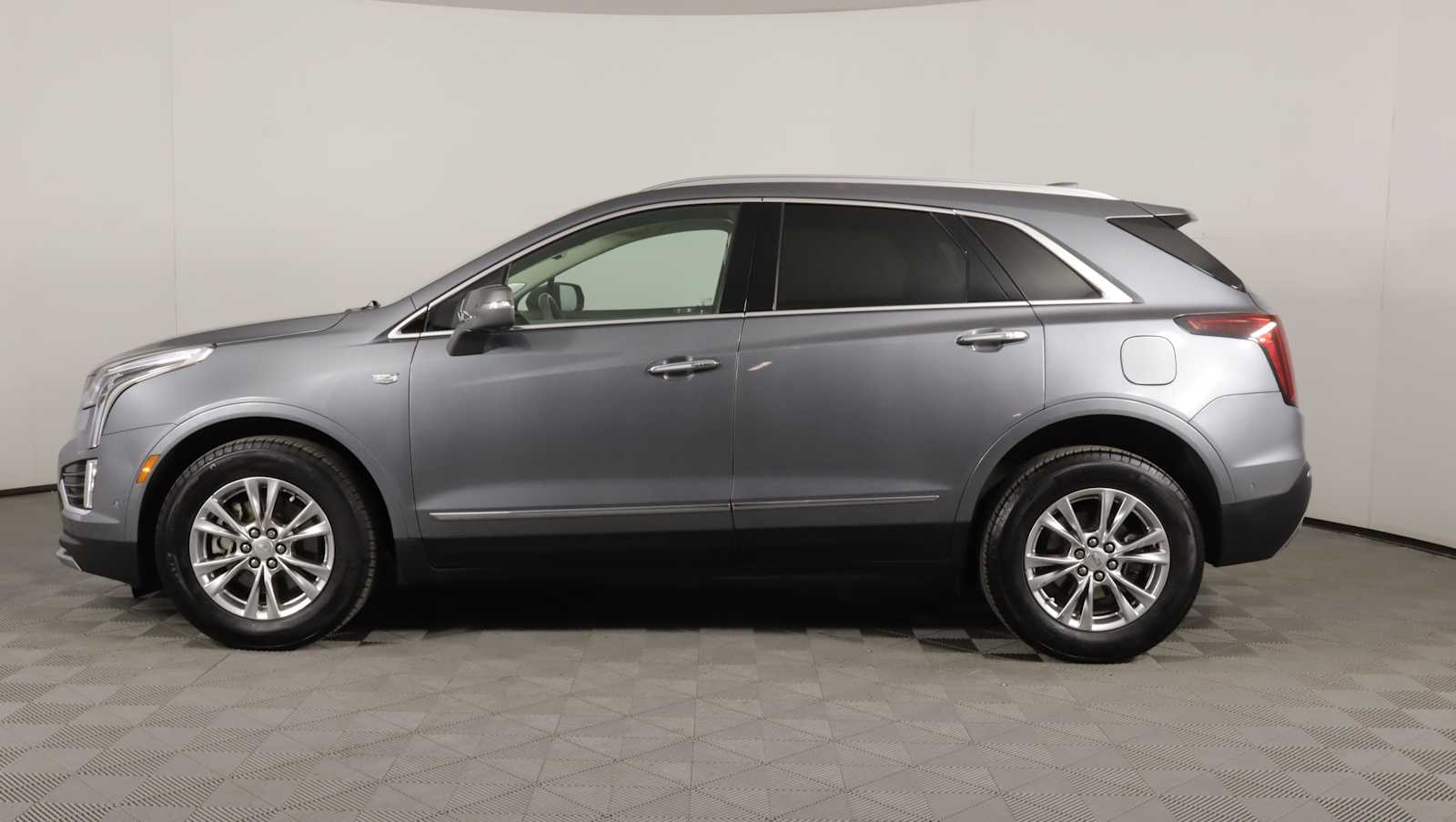 used 2020 Cadillac XT5 car, priced at $24,731