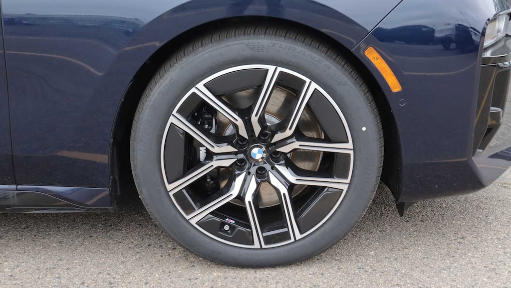 New 2026 BMW 760i xDrive Sedan
