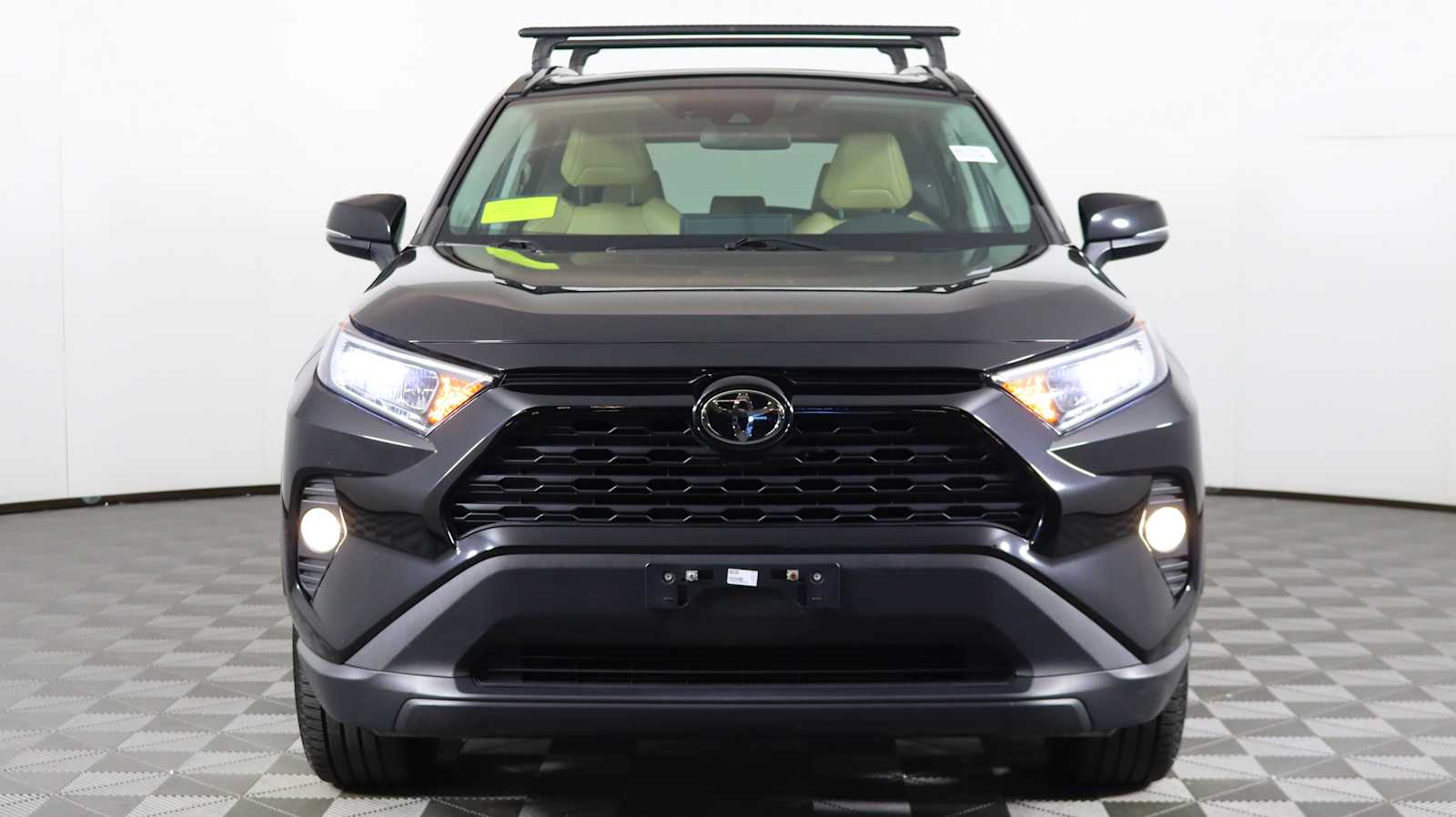 2021 Toyota RAV4 XLE Premium photo 2