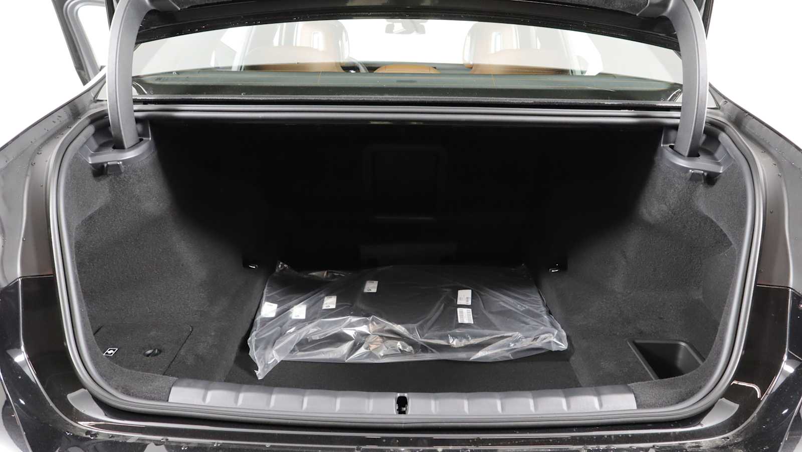 new 2026 BMW 760i car, priced at $136,760