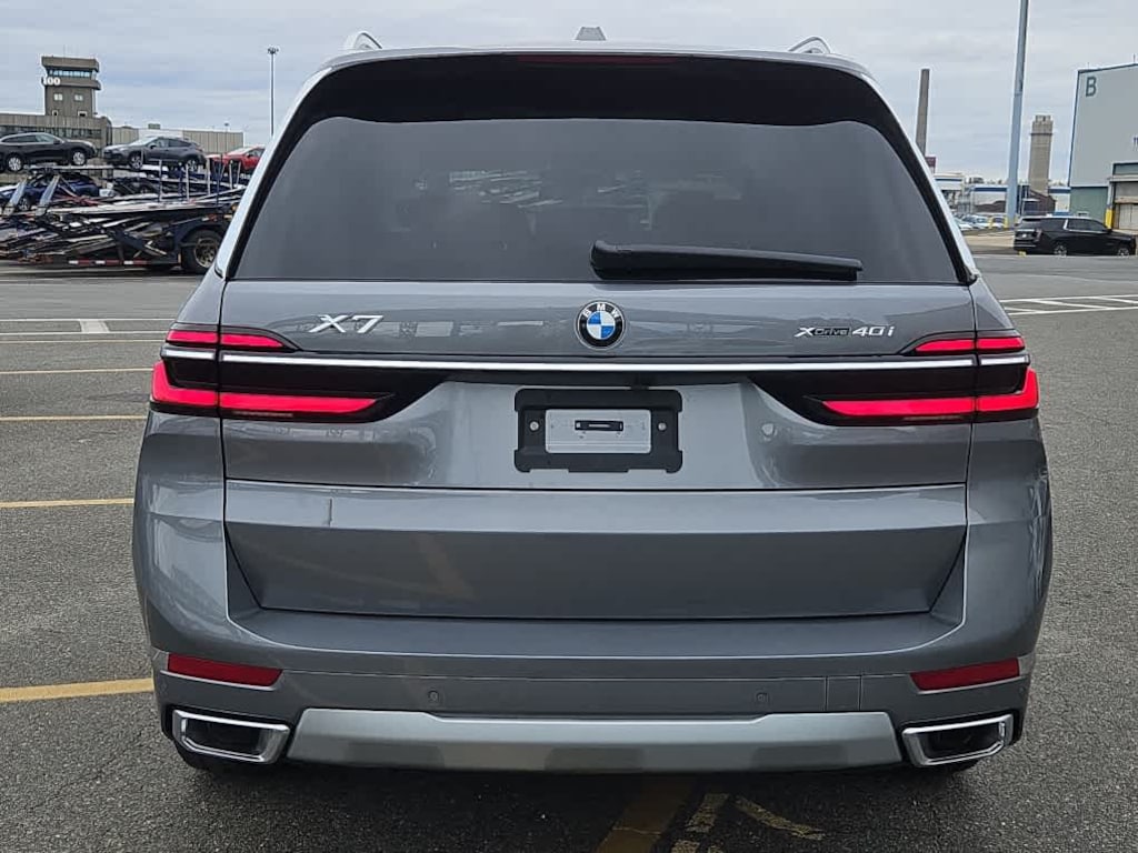 New 2026 BMW X7 xDrive40i SUV