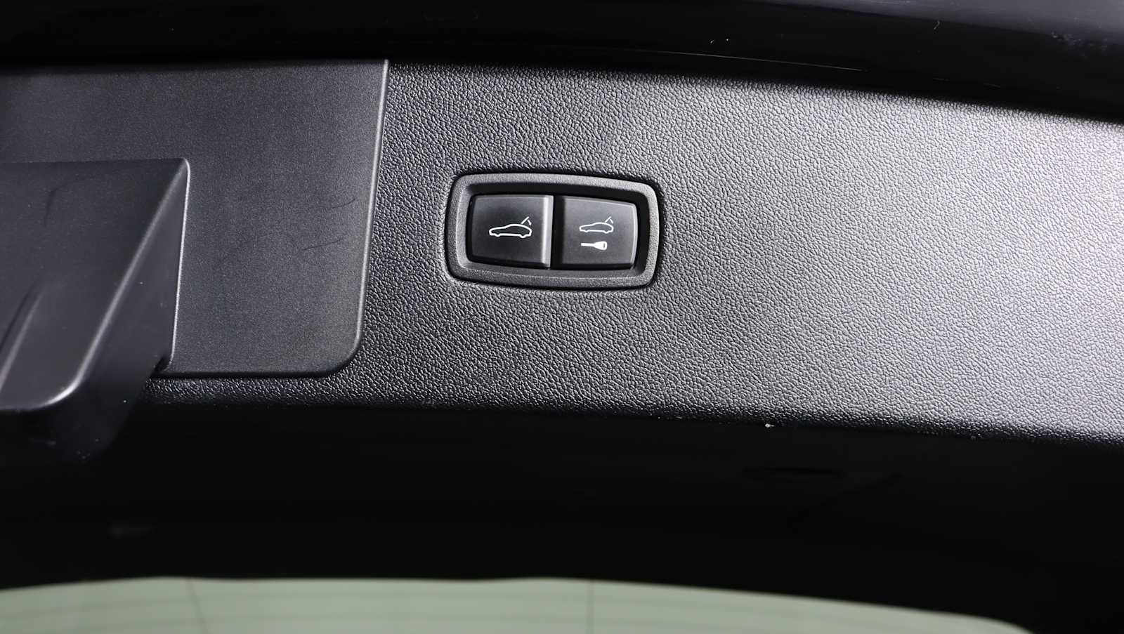 used 2022 Porsche Cayenne car, priced at $51,822