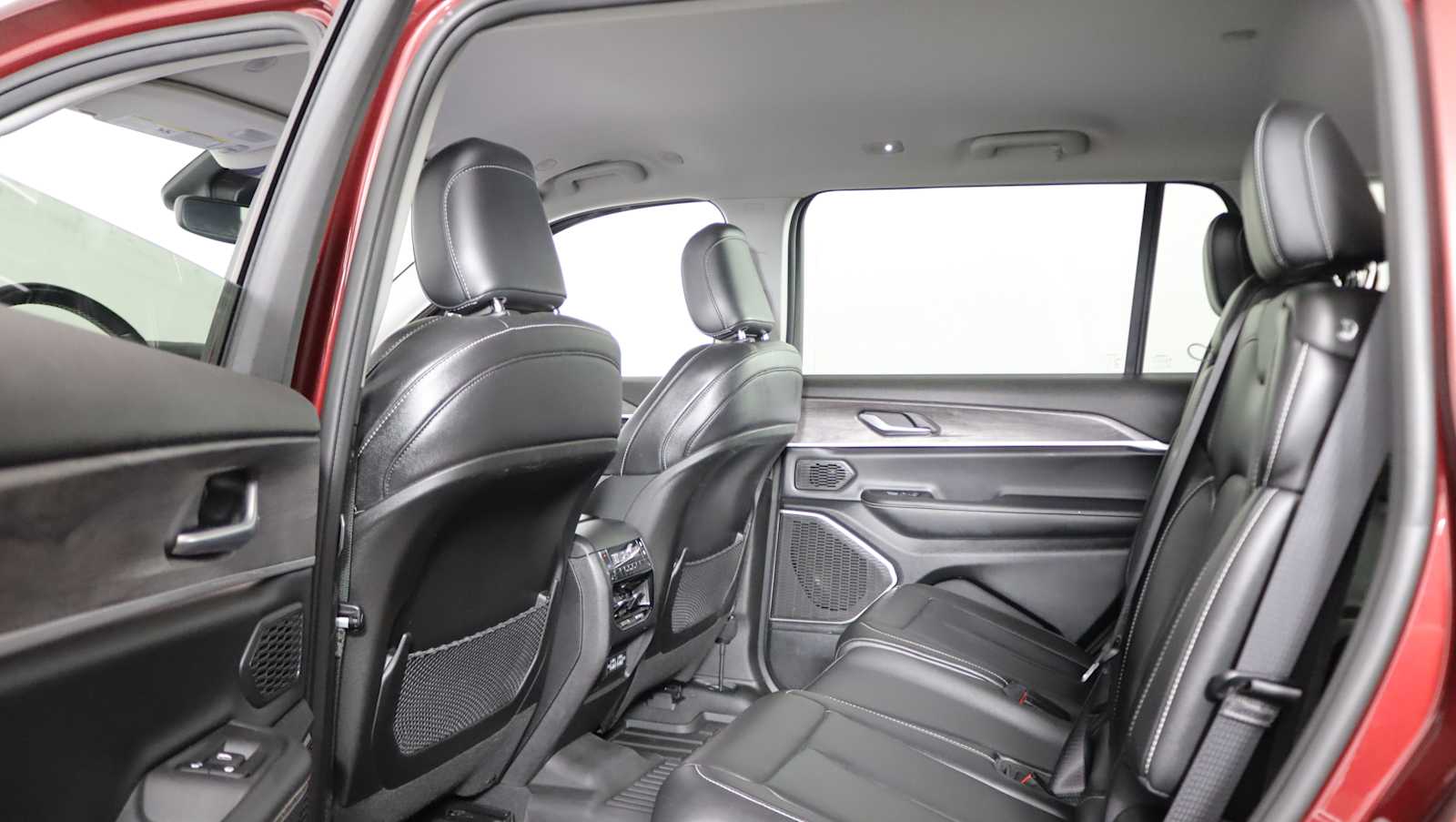used 2022 Jeep New Grand Cherokee car, priced at $28,451