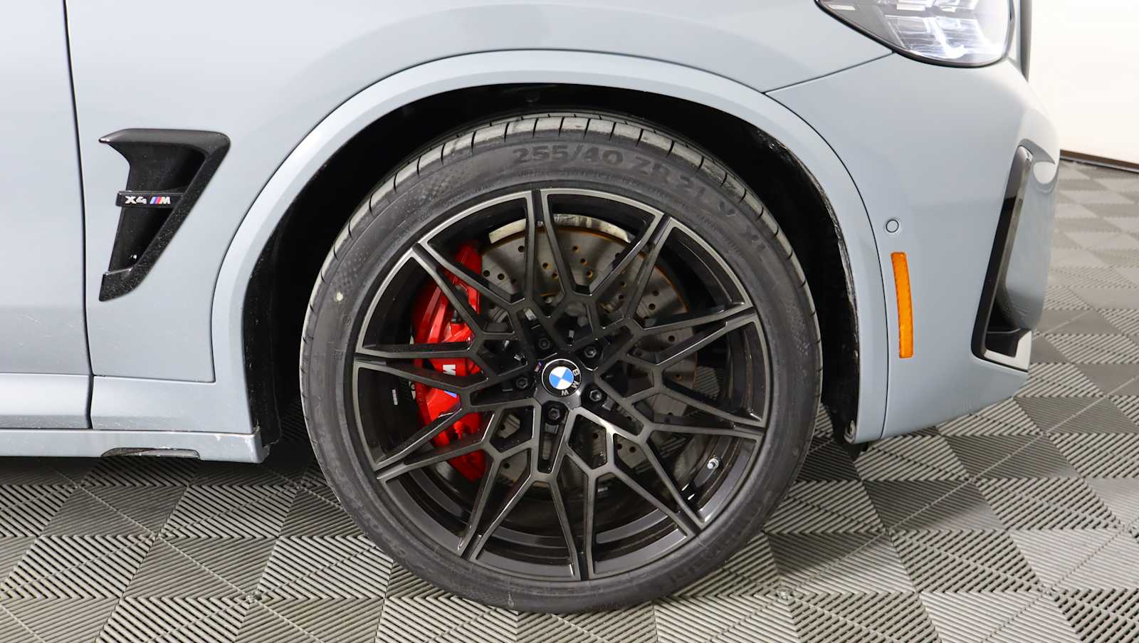 new 2025 BMW X4 M car, priced at $96,405