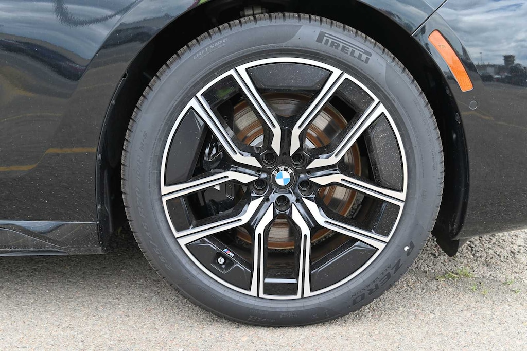 New 2026 BMW 740i xDrive Sedan