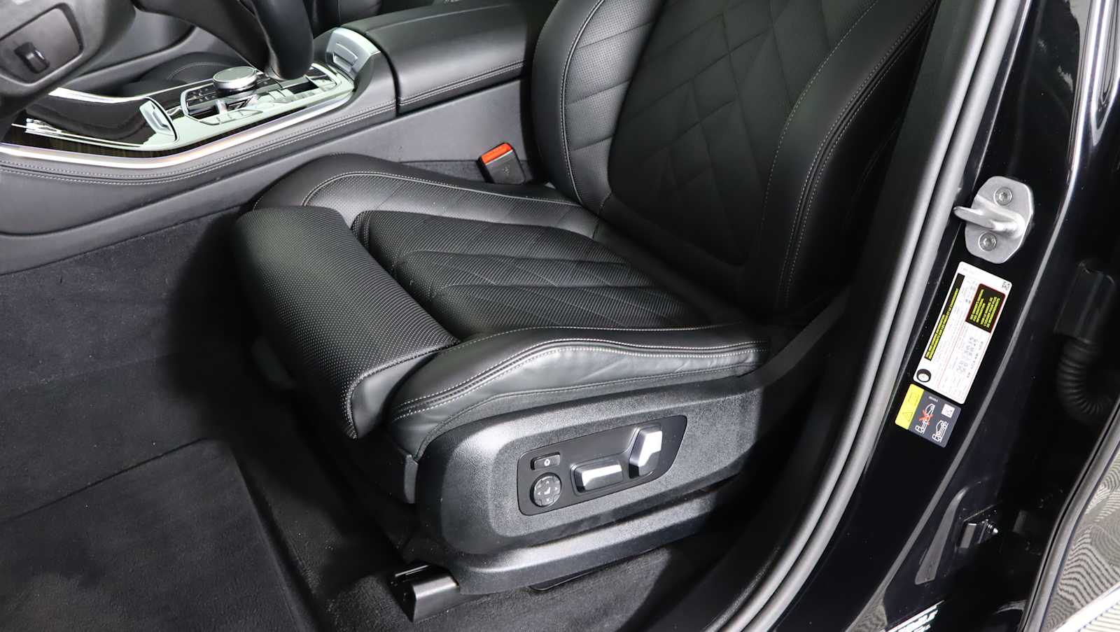 2025 BMW X5 50e - Photo 12