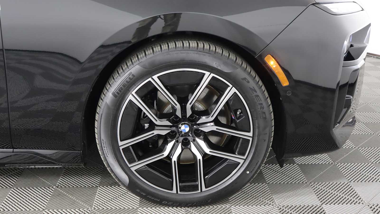new 2026 BMW 760i car, priced at $136,760