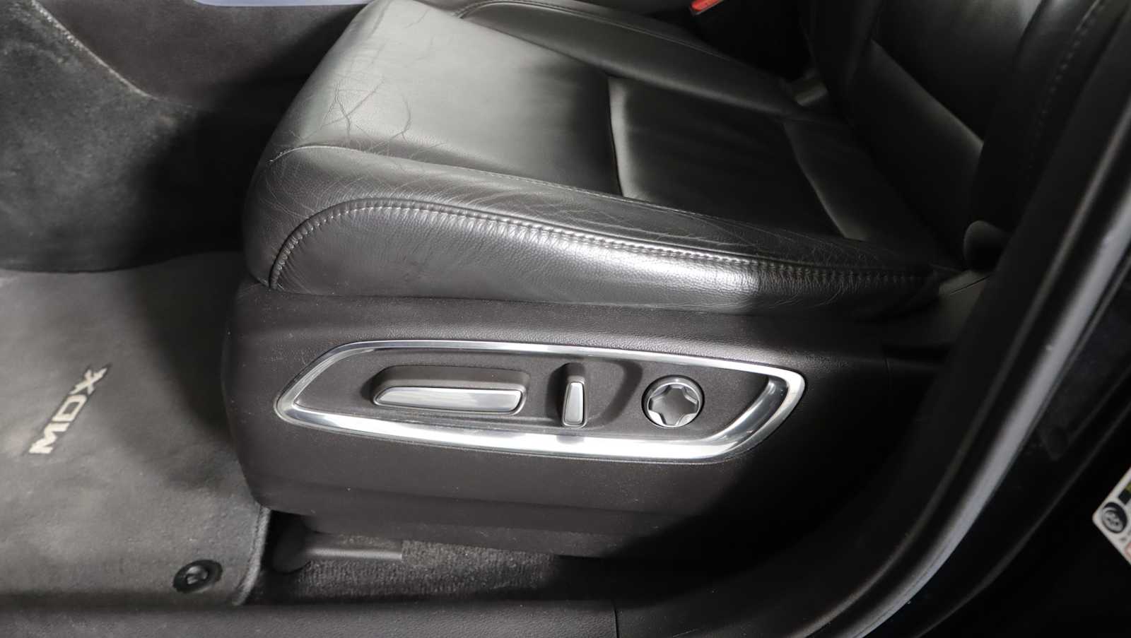 used 2020 Acura MDX car, priced at $22,471