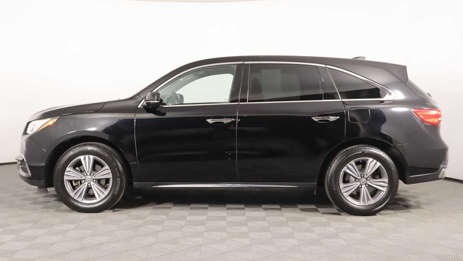 used 2020 Acura MDX car, priced at $22,471