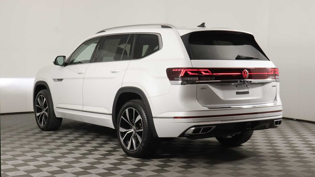 Used 2024 Volkswagen Atlas 2.0T SEL Premium R-Line SUV