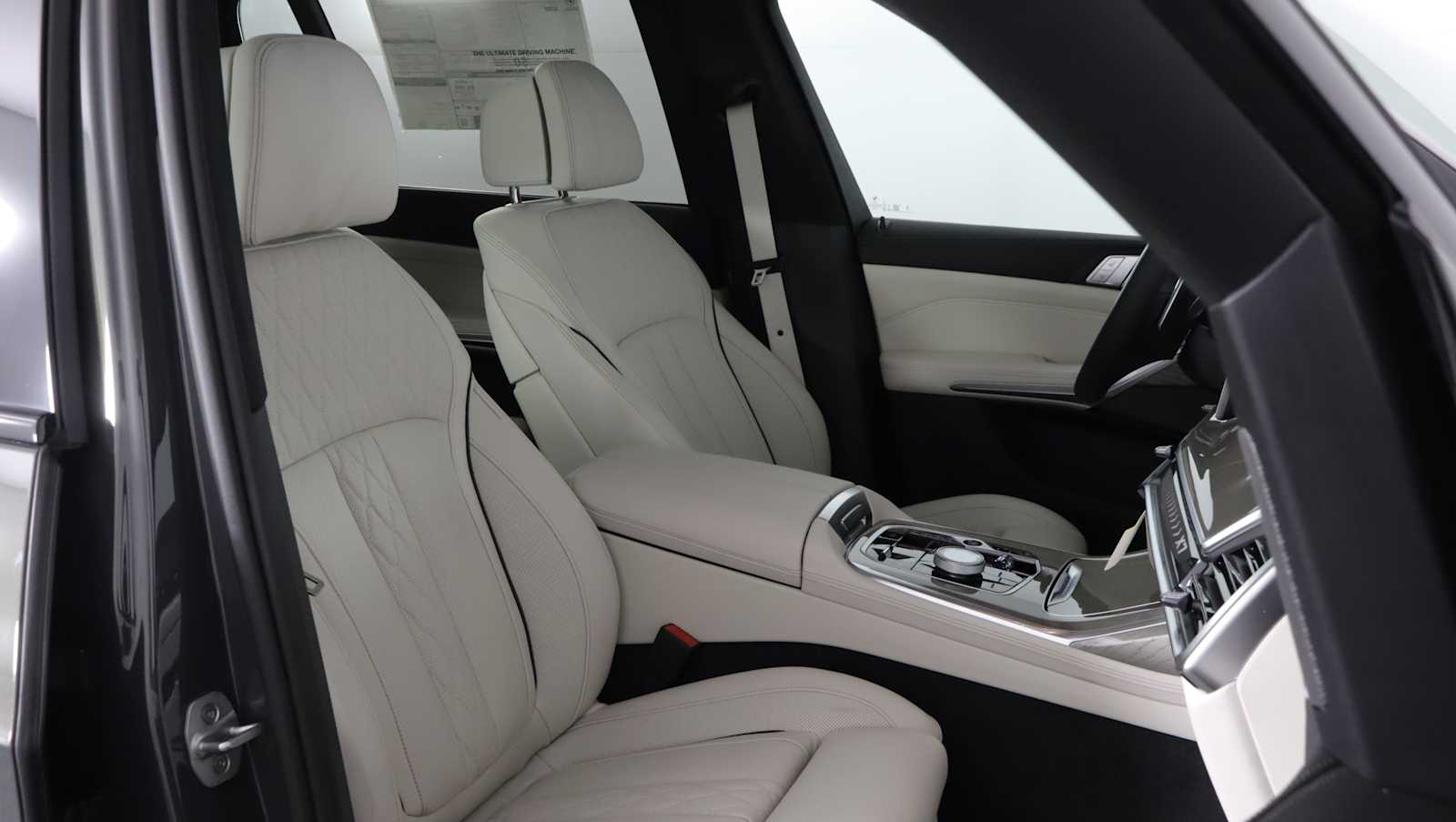new 2026 BMW X7 car, priced at $106,485