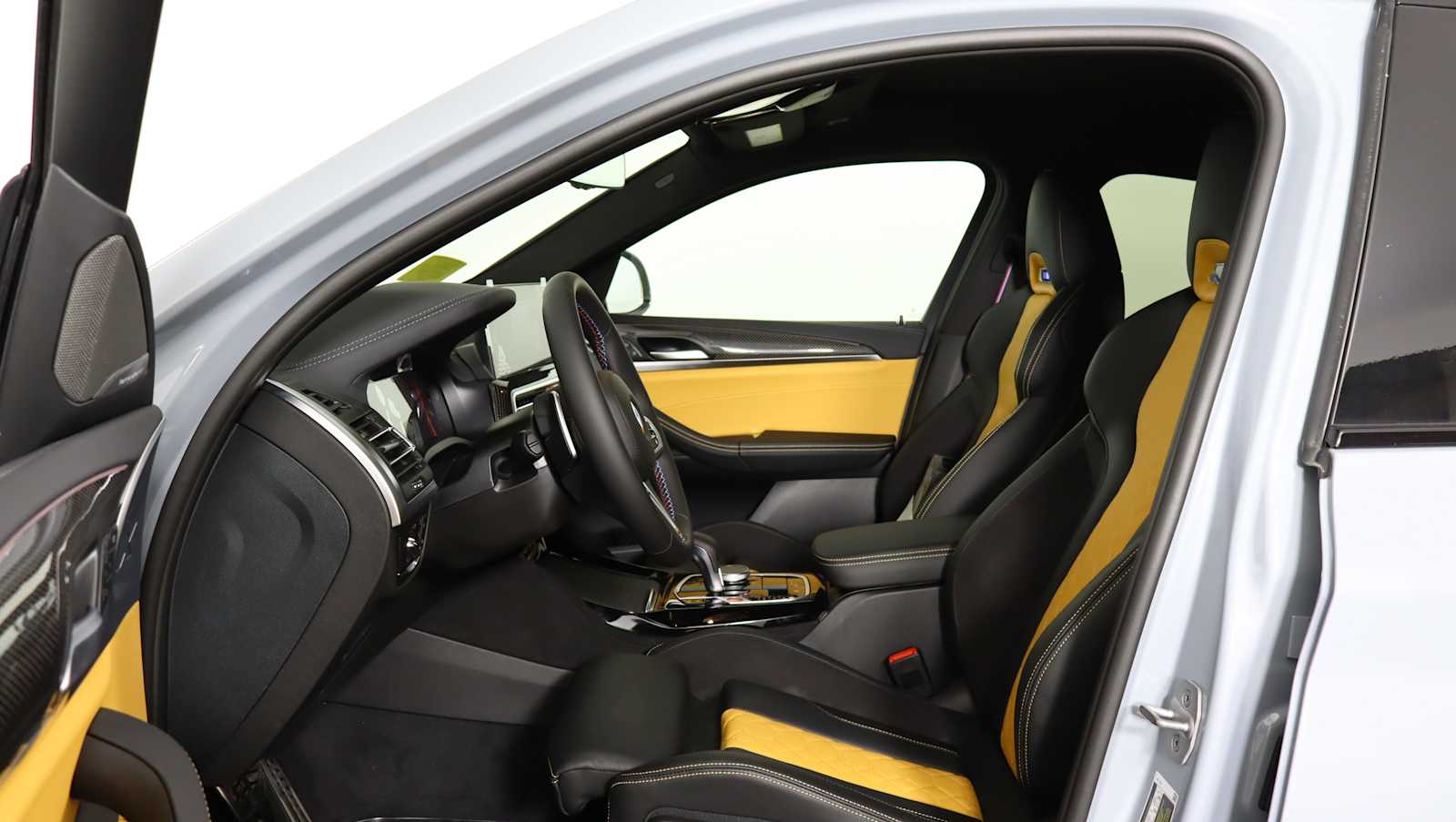 new 2025 BMW X4 M car, priced at $96,405