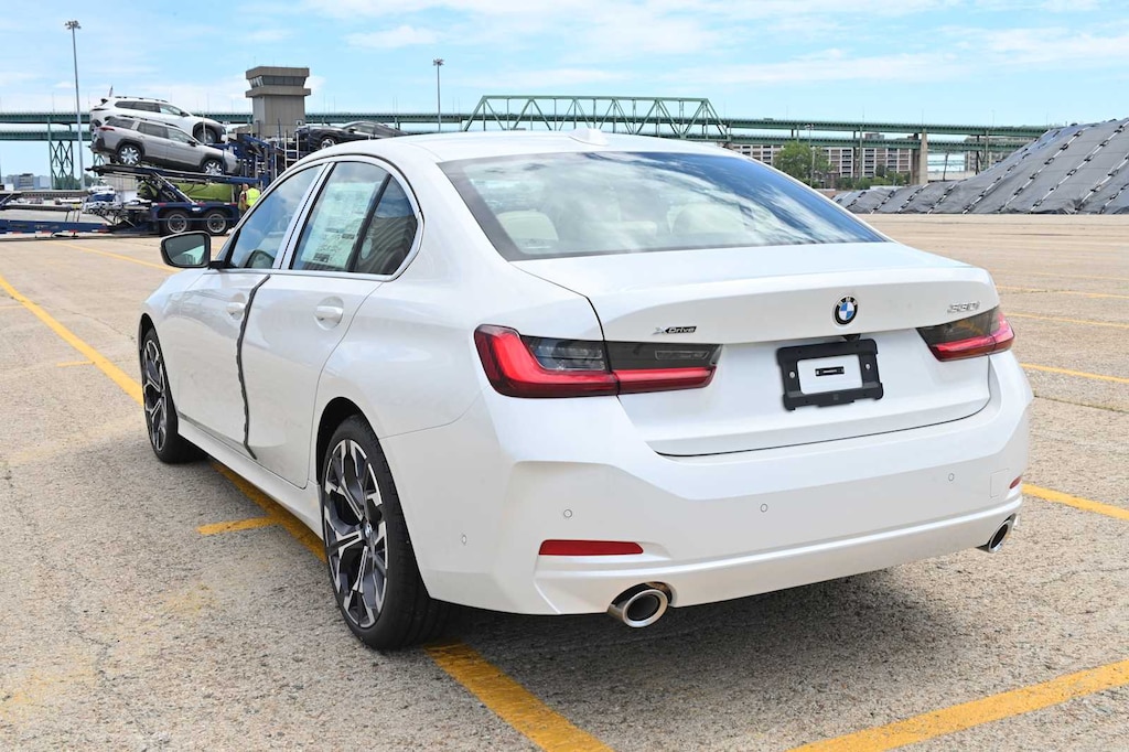 New 2026 BMW 330i xDrive Sedan