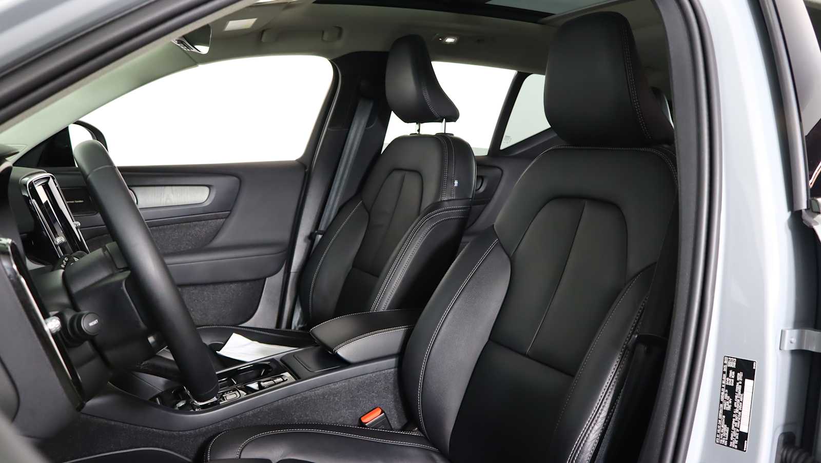 used 2024 Volvo XC40 car, priced at $29,957