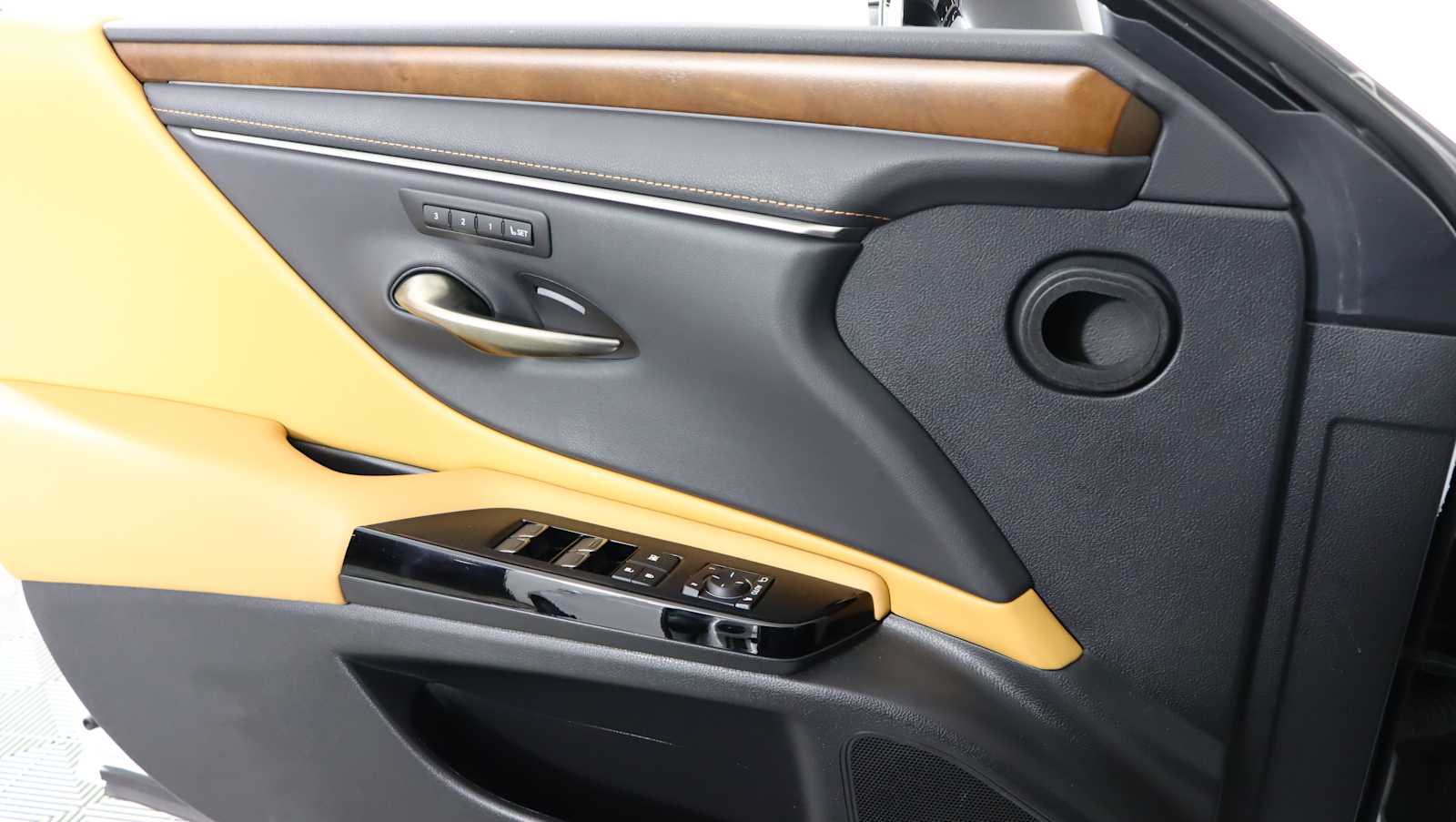 used 2023 Lexus ES 300h car, priced at $35,883