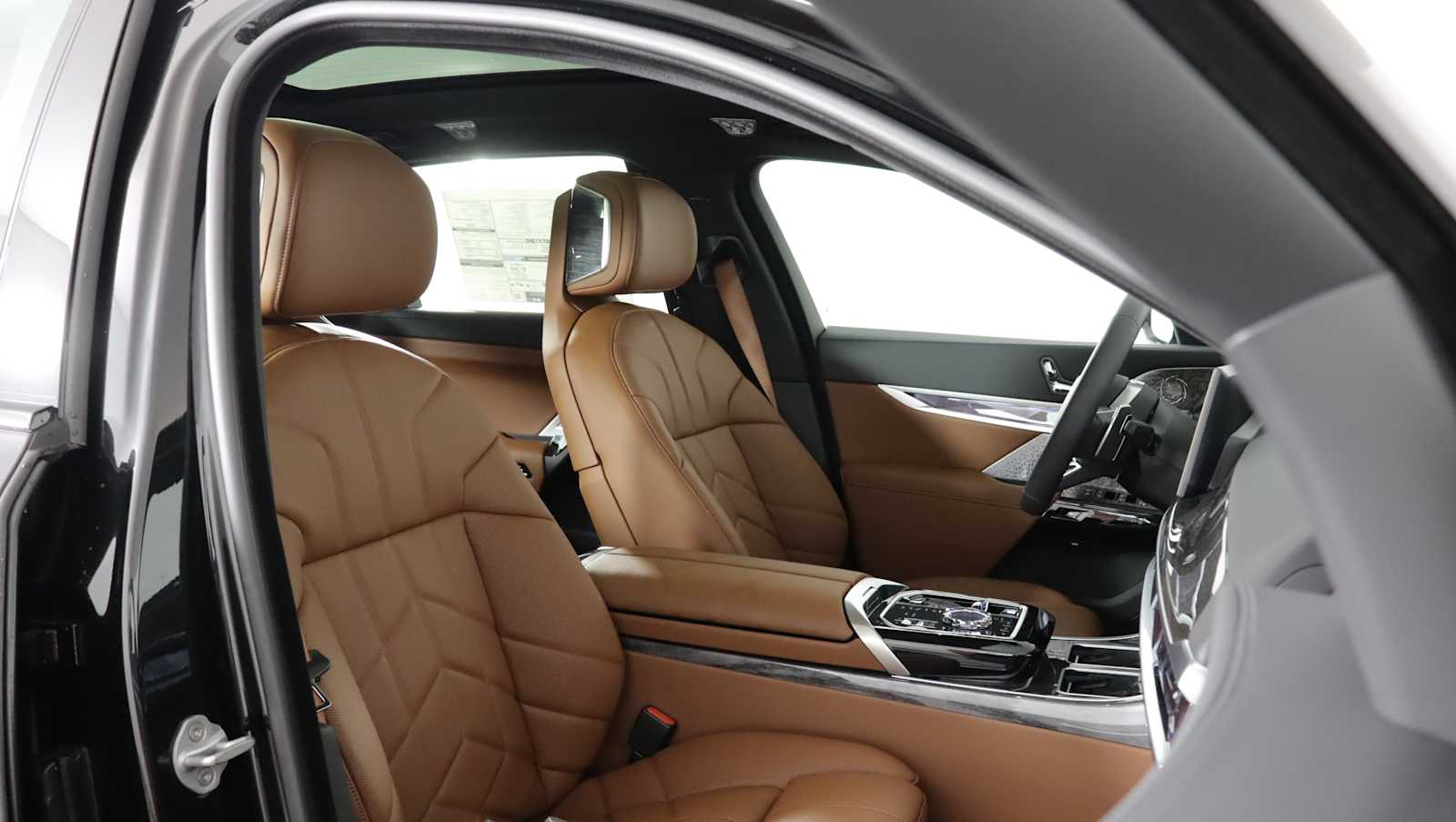 new 2026 BMW 760i car, priced at $136,760