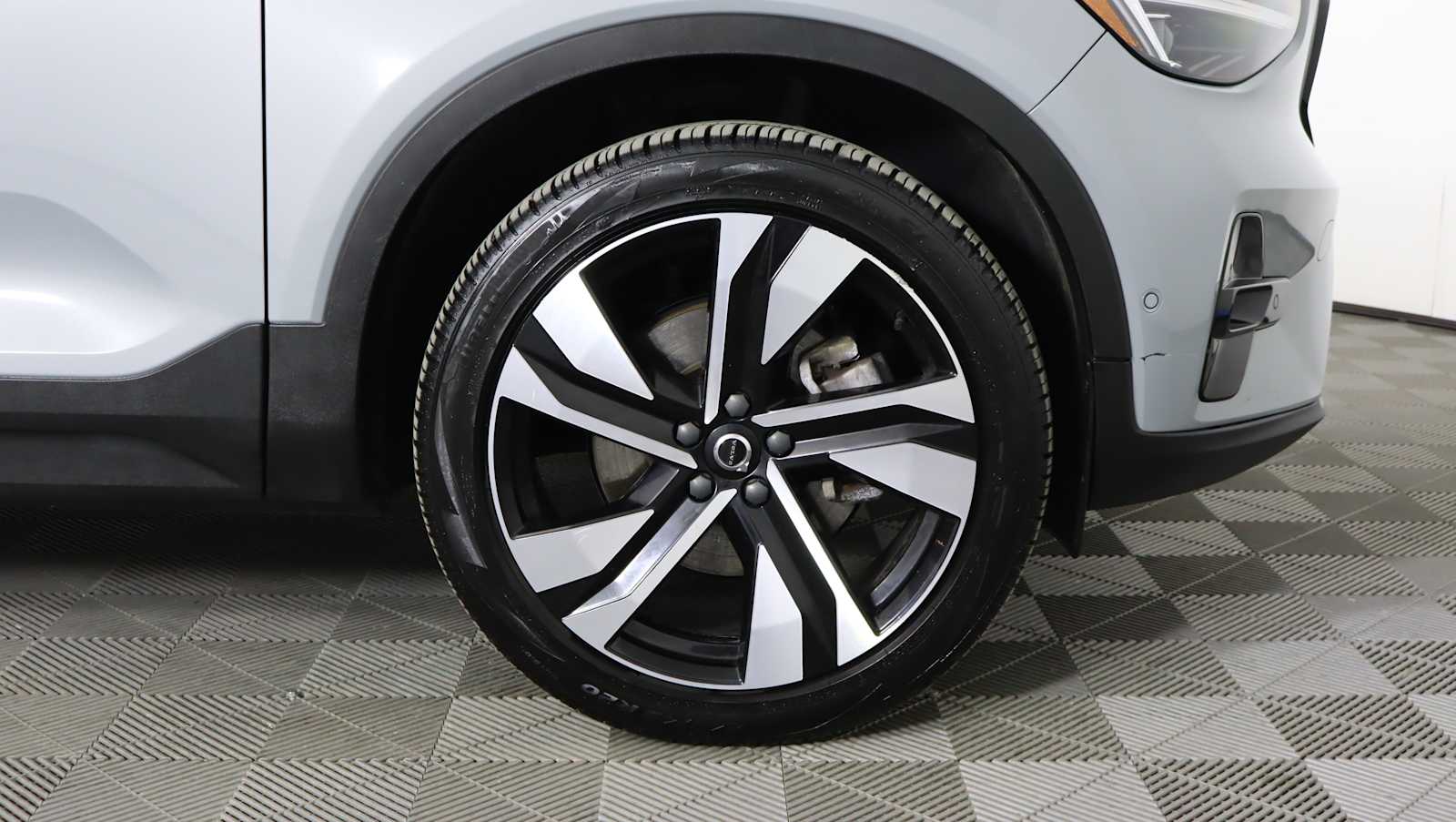 used 2024 Volvo XC40 car, priced at $29,957