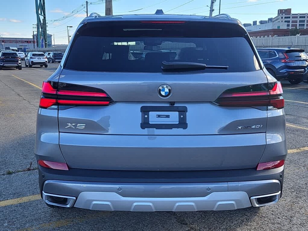 New 2026 BMW X5 xDrive40i SUV