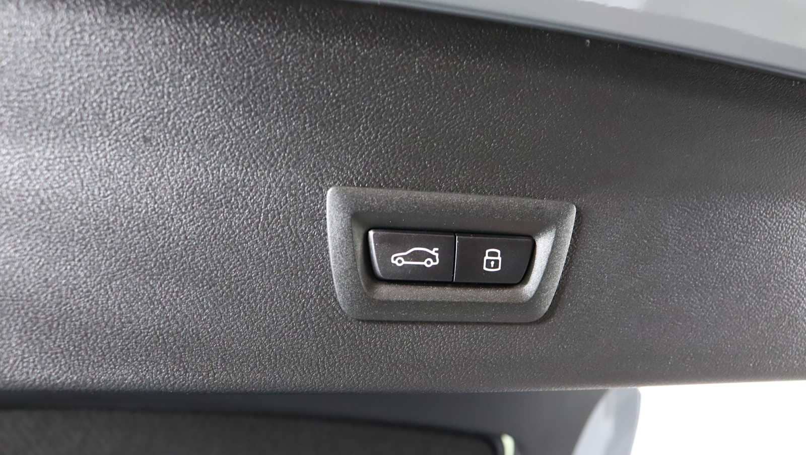 new 2025 BMW X4 M car, priced at $96,405