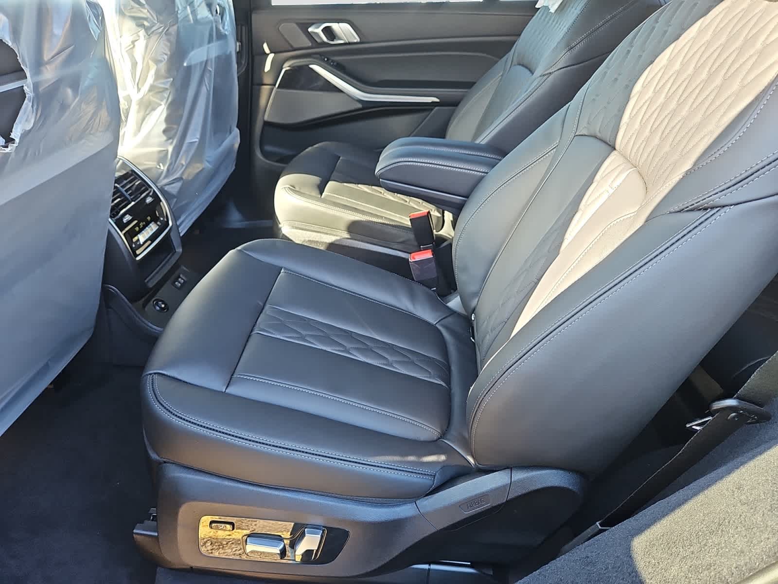 new 2026 BMW X7 car, priced at $105,700