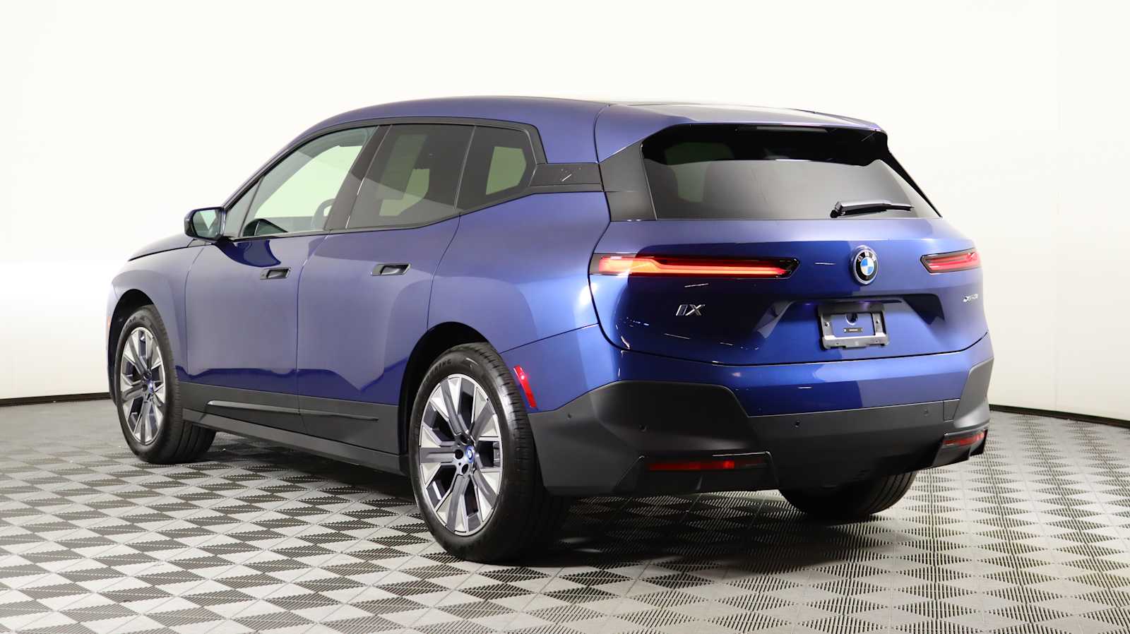 2025 Bmw iX photo 4