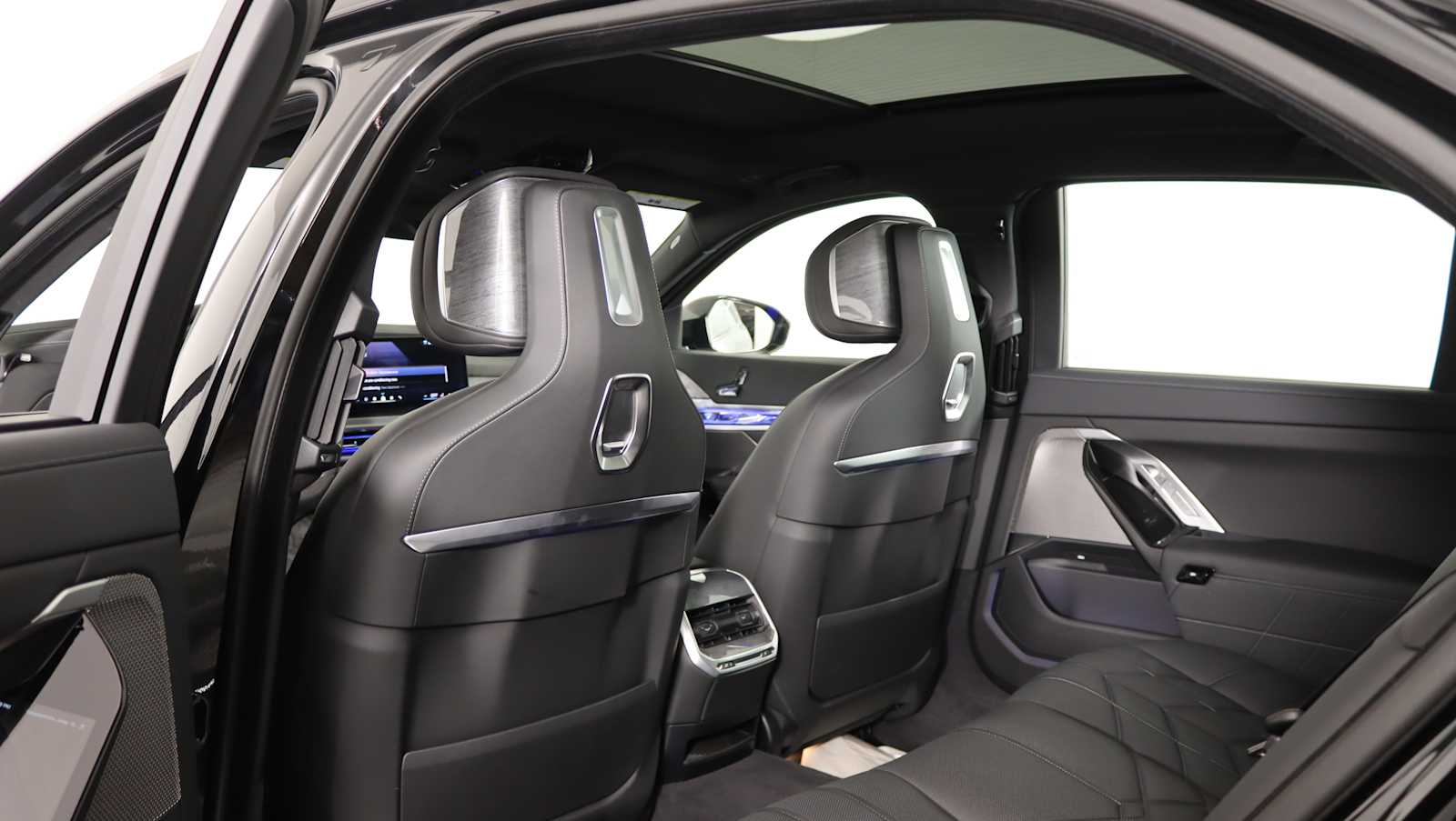 used 2025 BMW 760i car, priced at $108,582