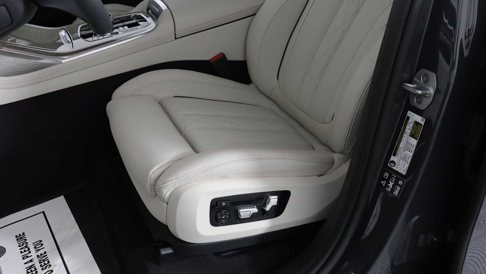 new 2026 BMW X7 car, priced at $106,485