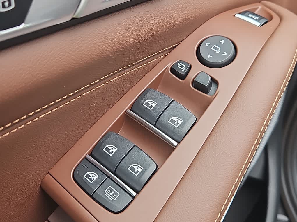 new 2026 BMW X7 car, priced at $125,745