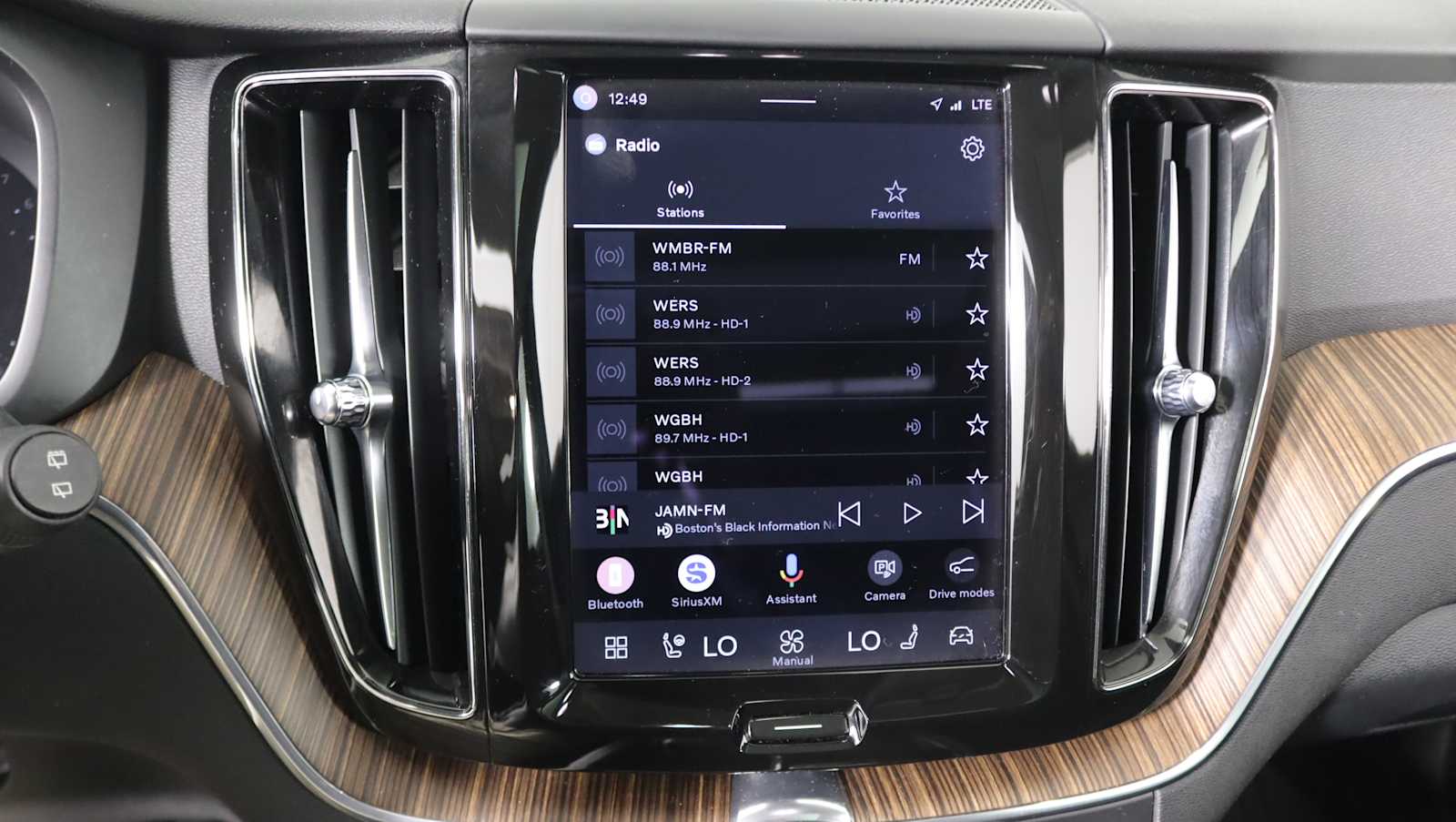 used 2022 Volvo XC60 car, priced at $25,979