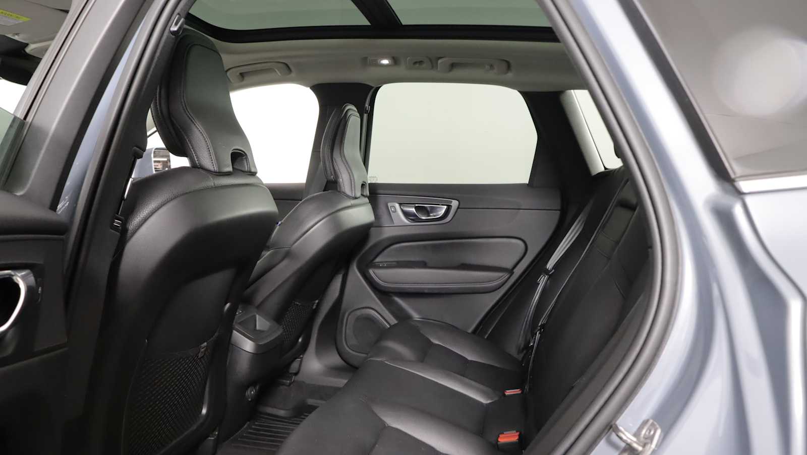 used 2022 Volvo XC60 car, priced at $25,979